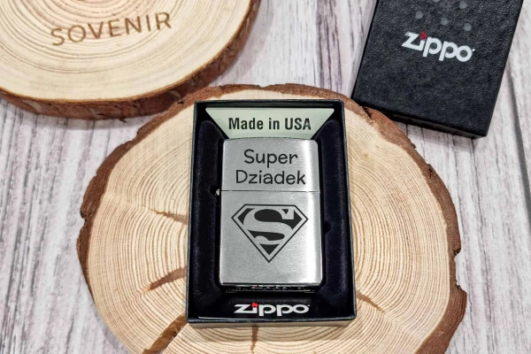 Zapalniczka ZIPPO z200 z GRAWEREM + BENZYNA